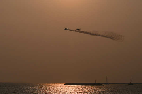 IAF pilots perform death-defying stunts at Colombo air show