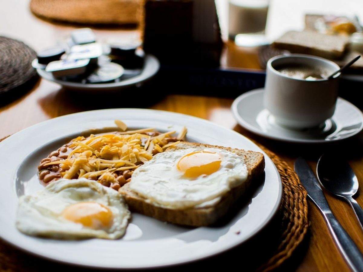 Breakfast vs. lunch When is a better time to eat maximum calories for