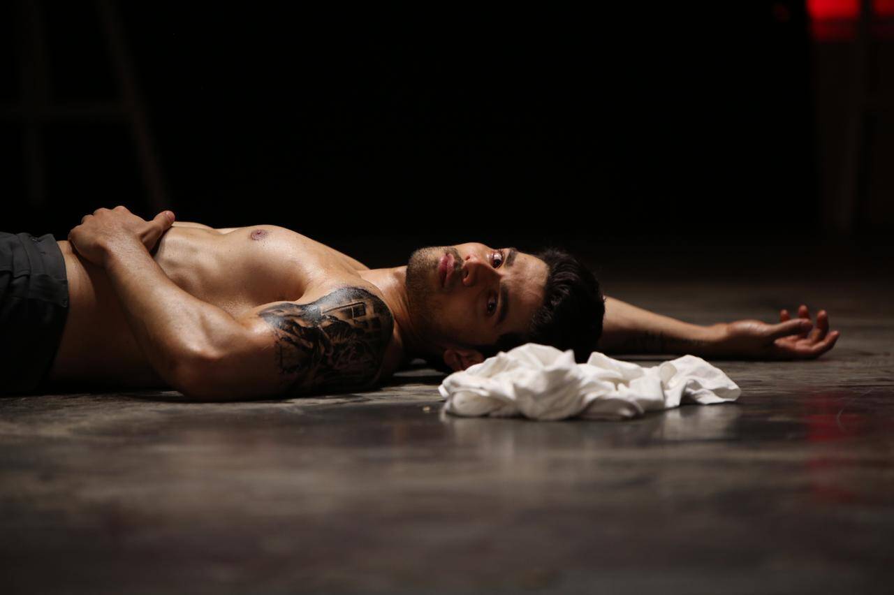Time To Dance Sooraj Pancholi Sports A Cool Tattoo In The Latest Track Thok De Killi Featuring Isabelle Kaif Hindi Movie News Times Of India