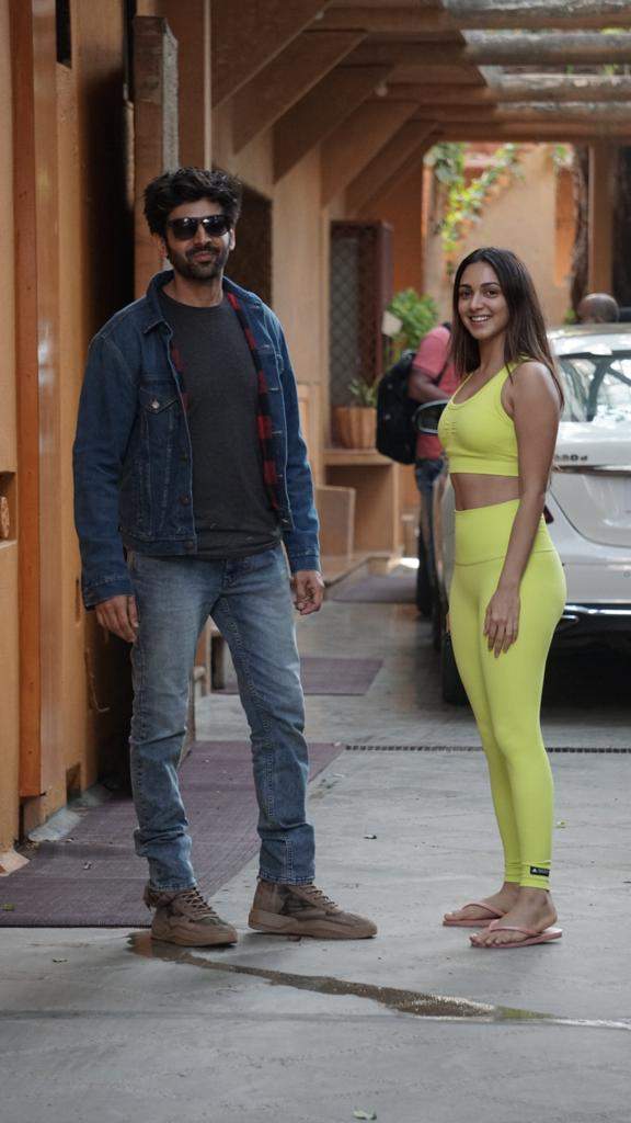 , Pic: Kartik Aaryan and Kiara Advani look all excited as they join a dance class in Mumbai &#8211; Times of India, Indian &amp; World Live Breaking News Coverage And Updates