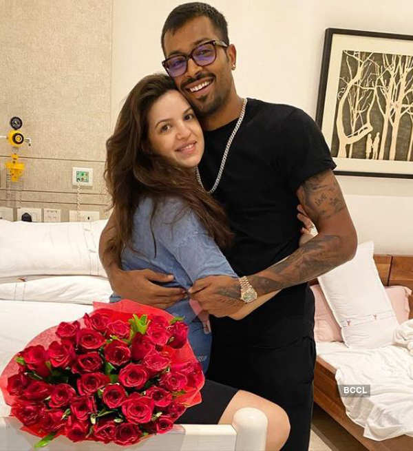 Cricketer Hardik Pandya And His Wife Natasa Stankovic's Lovey-dovey ...