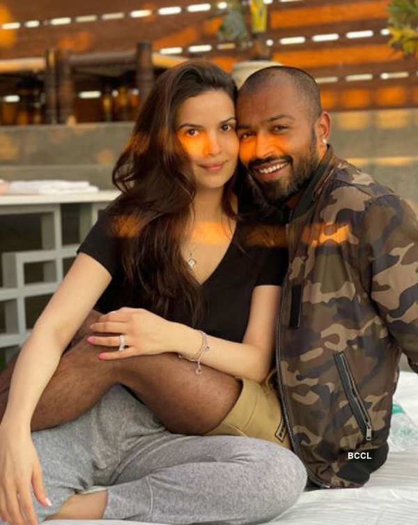 Cricketer Hardik Pandya And His Wife Natasa Stankovic's Lovey-dovey ...