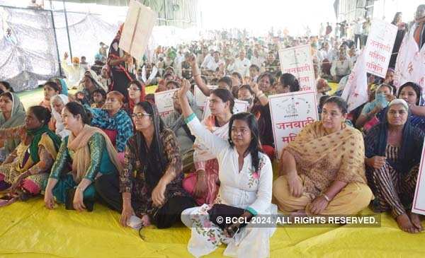 Women farmers take centre stage at protest sites