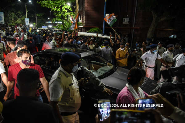 Mamata Banerjee injured in alleged Nandigram attack