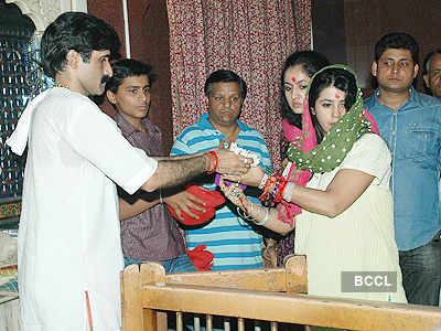 Ekta Kapoor prays for 'Ragini MMS'