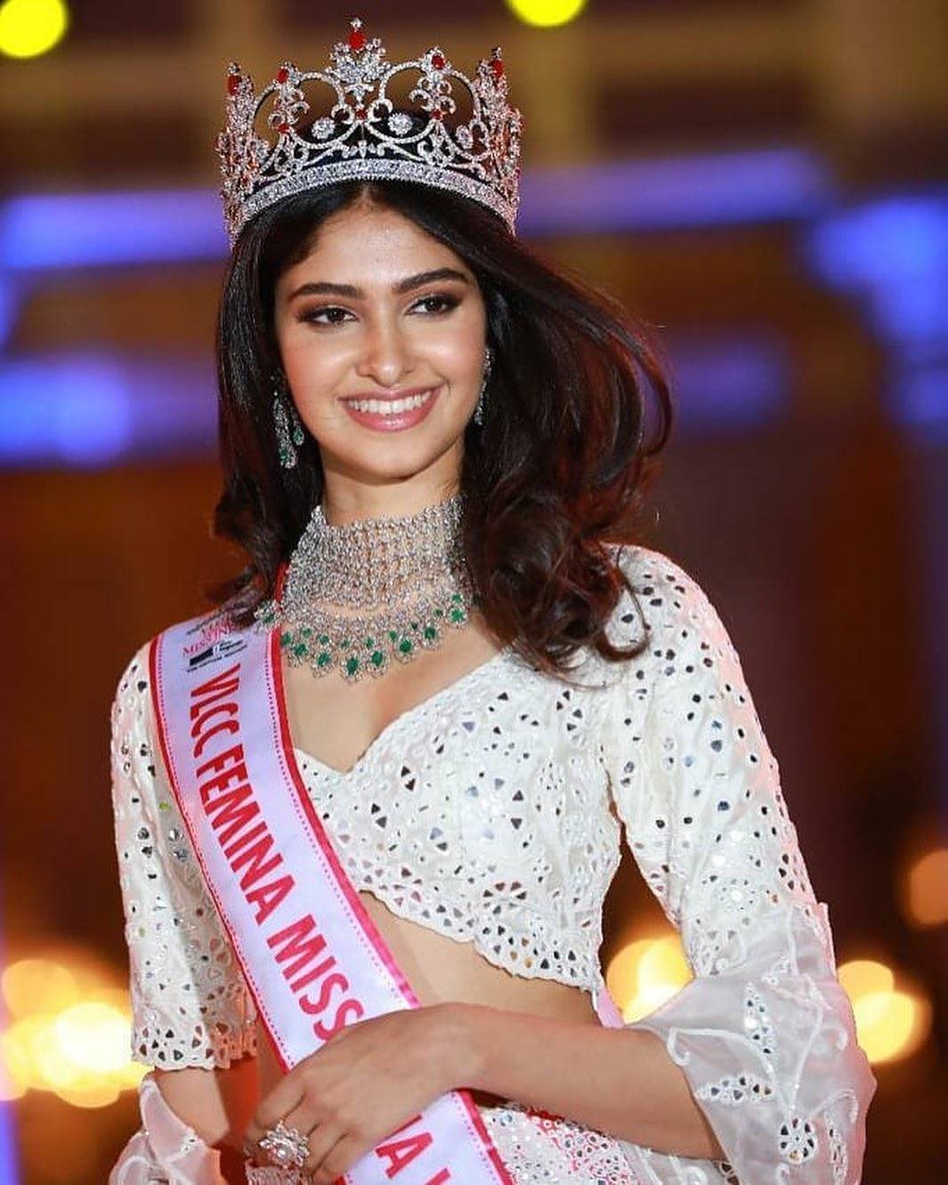 VLCC Femina Miss India World 2020 Manasa Varanasi recognized and ...