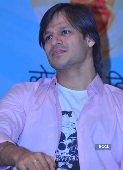 Vivek Oberoi with family at spiritual meet 