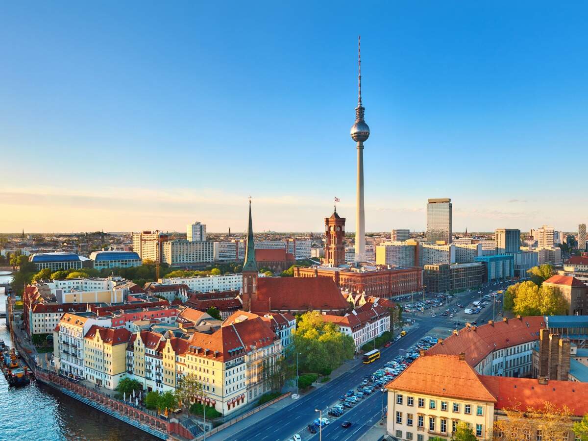 Lockdown extends in Germany, new rules for flyers Lockdown extends in Germany, new rules for flyers