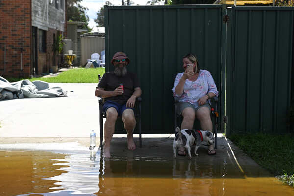 Heavy rains in Australia's east bring worst floods