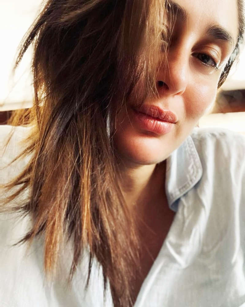 This new stunning selfie of Kareena Kapoor Khan will surely drive away