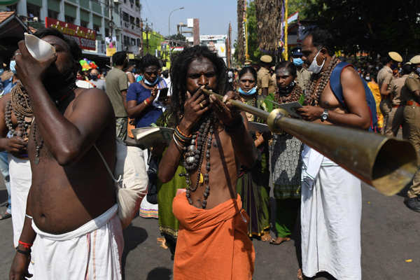 Chariot festival held at Kapaleeswarar and Marundeeswarar temples