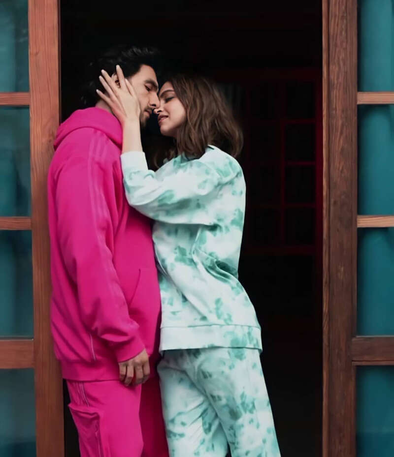 These new mushy pictures of Deepika Padukone and Ranveer Singh are too cute to miss!