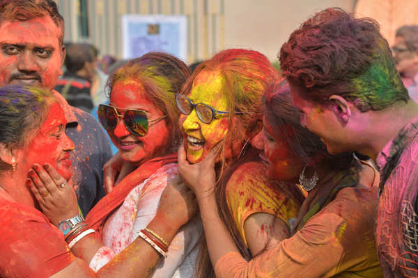Holi being celebrated amid pandemic