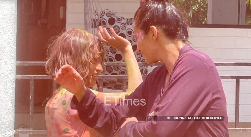 , Exclusive! Nawazuddin Siddiqui&#8217;s wife Aaliya&#8217;s fight with brother-in-law Shamas ends; she and her kids play Holi with him &#8211; Times of India, Indian &amp; World Live Breaking News Coverage And Updates