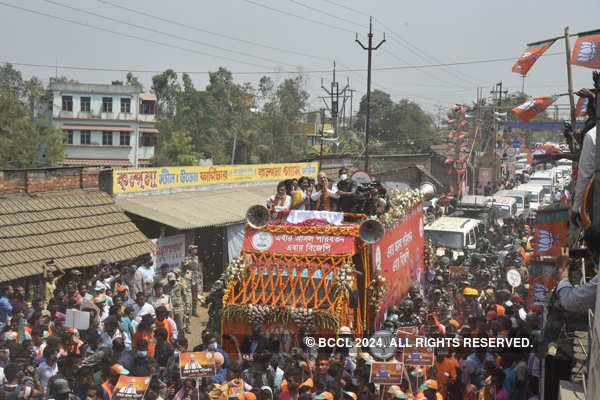 Amit Shah holds massive roadshow in Bengal's Nandigram