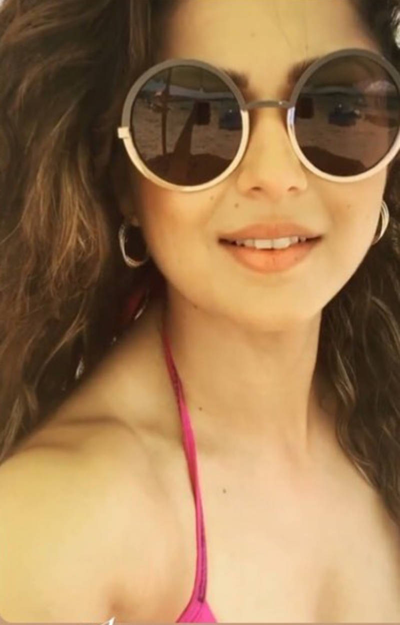 Drashti Dhami's Maldives vacation is all about sun, beach and sand!