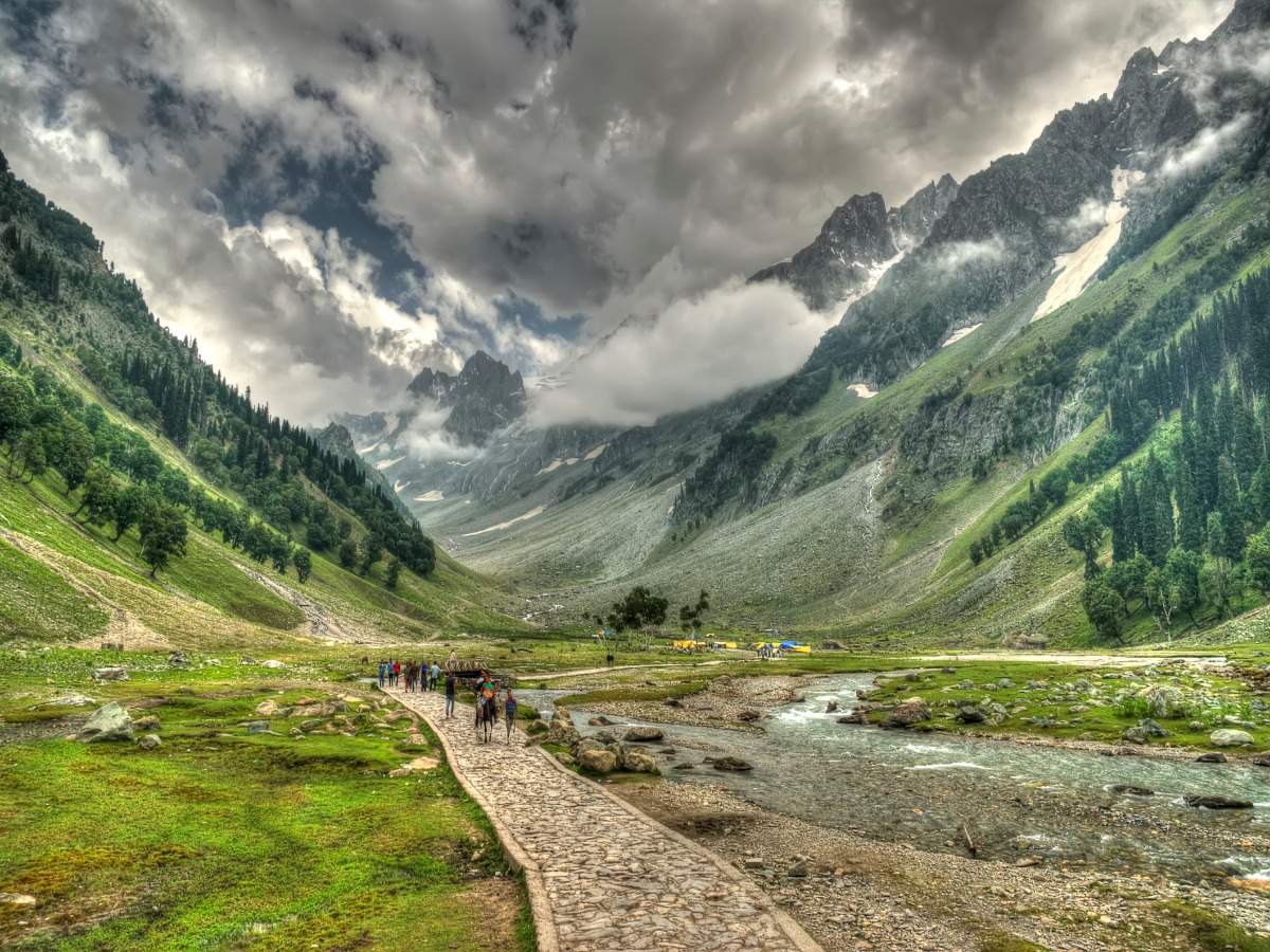 Kashmir to get a boost in tourism with direct, evening flights