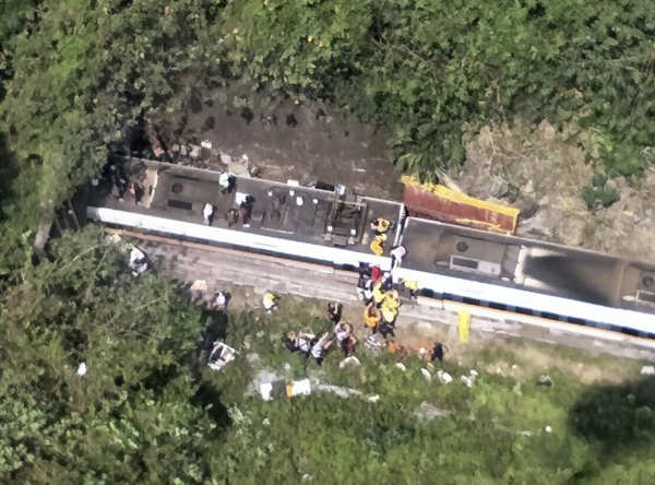 Taiwan: At least 50 killed in train accident