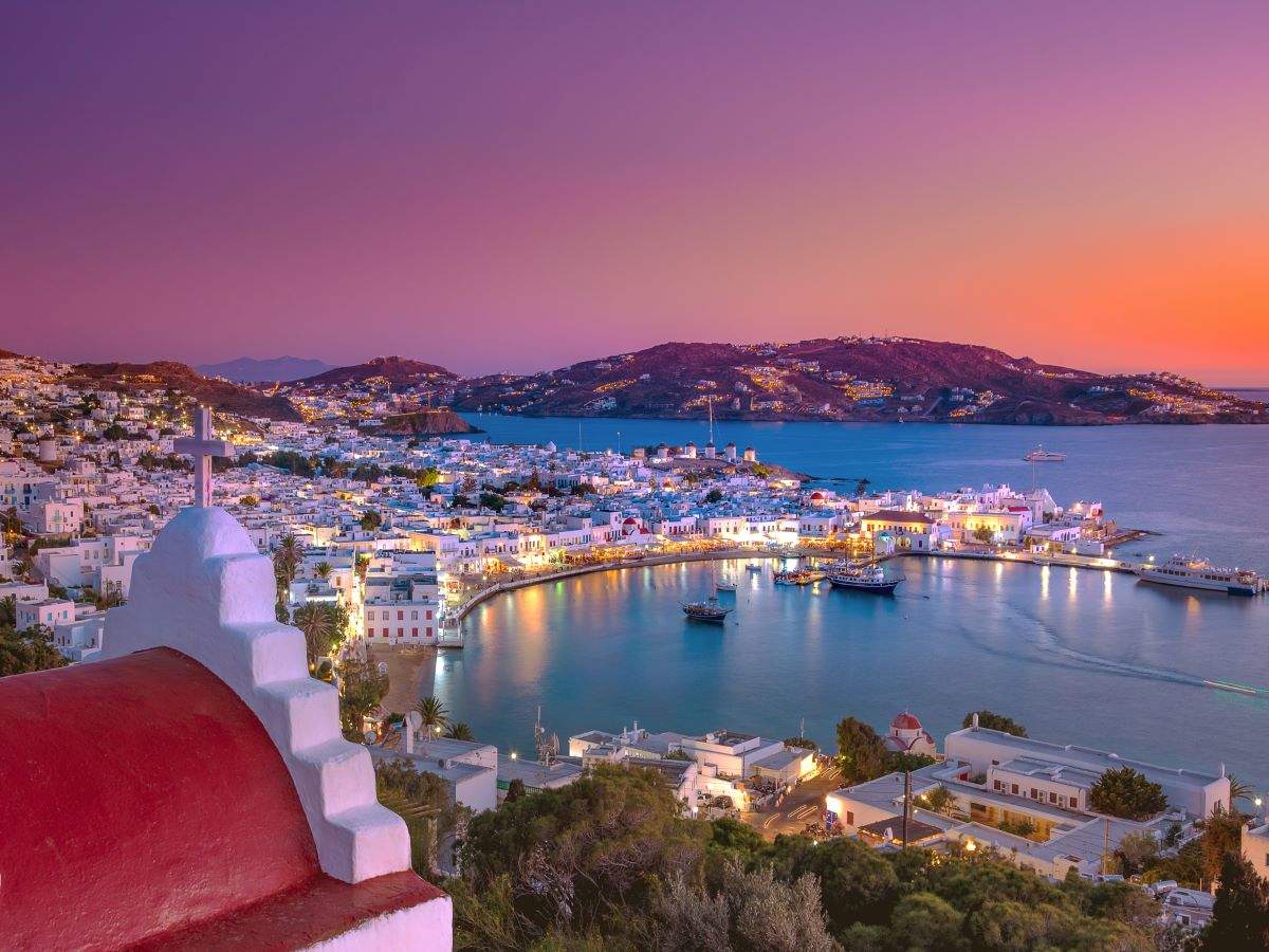 Greece extends restrictions on international flights till April 19 Greece extends restrictions on international flights till April 19