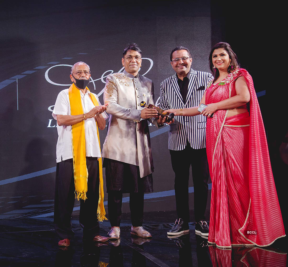 In Pictures: Mohit Falod showcases his recent collection and receives accolade in Dubai