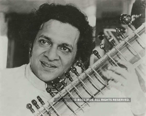 Birth Anniversary: Rare Pictures Of Sitar Maestro Pandit Ravi Shankar ...