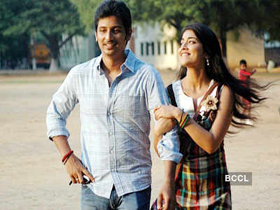 Jeeva and Shriya Saran in a still from the Tamil movie 'Rowthiram'