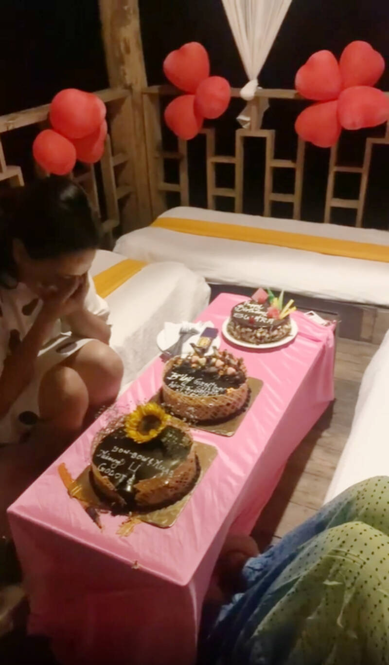 Swara Bhasker breaks down while celebrating her birthday with friends in Goa