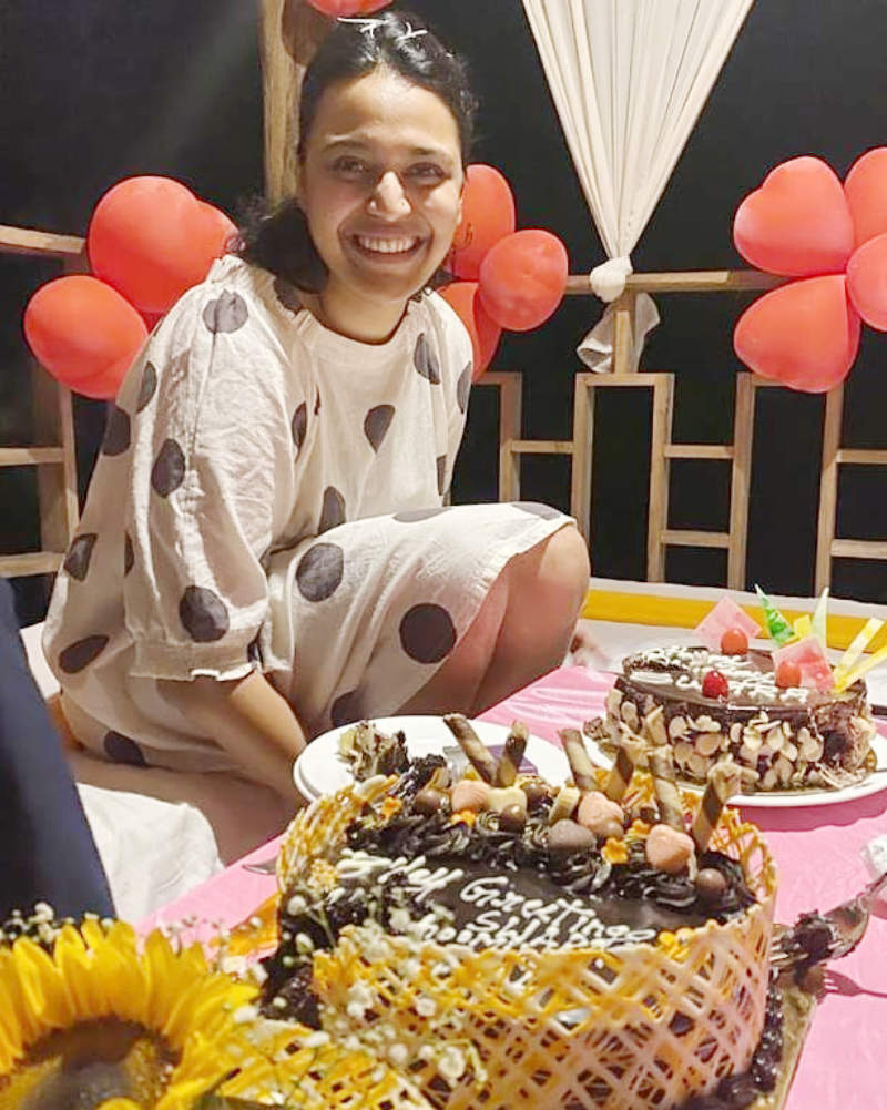 Swara Bhasker breaks down while celebrating her birthday with friends in Goa