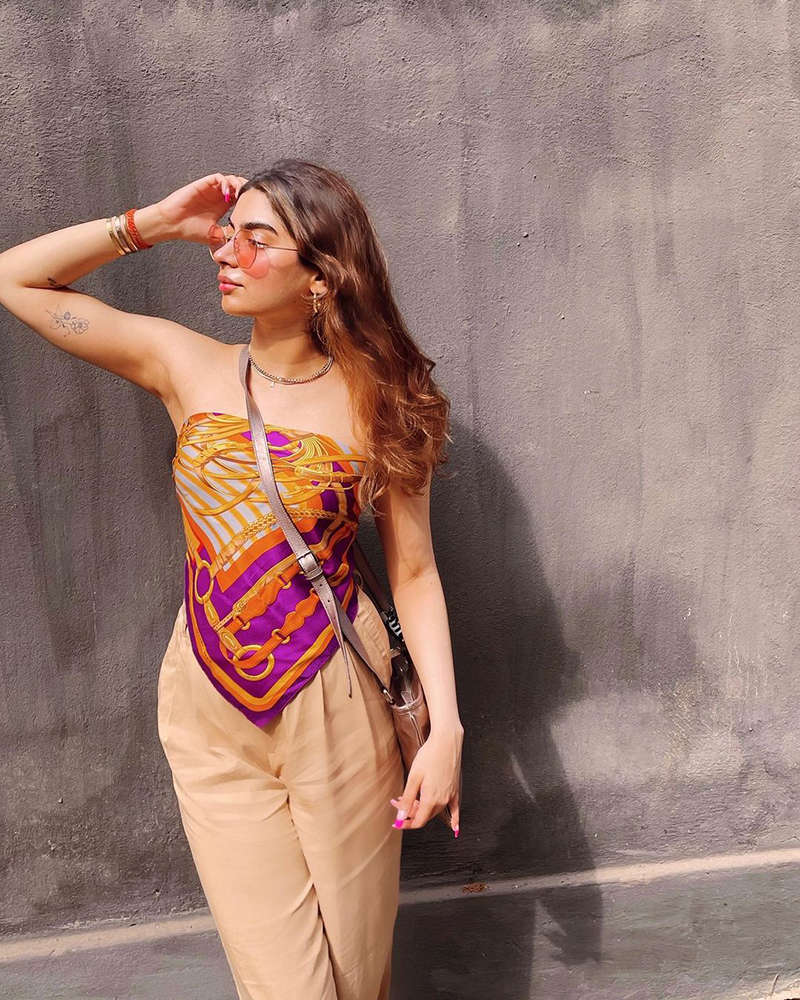 Khushi Kapoor’s captivating pictures in these trendy outfits are surely worth a thousand words!