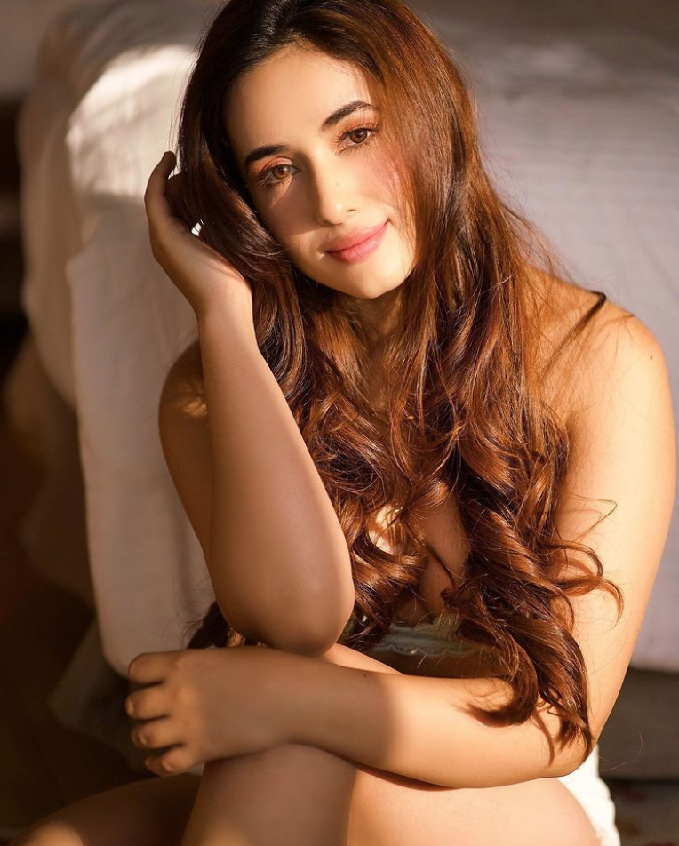 Glamorous pictures of Nepali beauty Aditi Budhathoki are too good to miss!