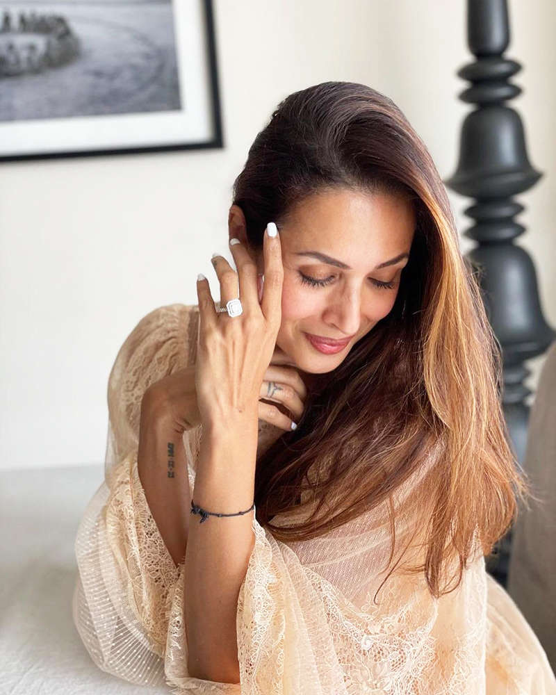These pictures of Malaika Arora flaunting her ring spark engagement rumours