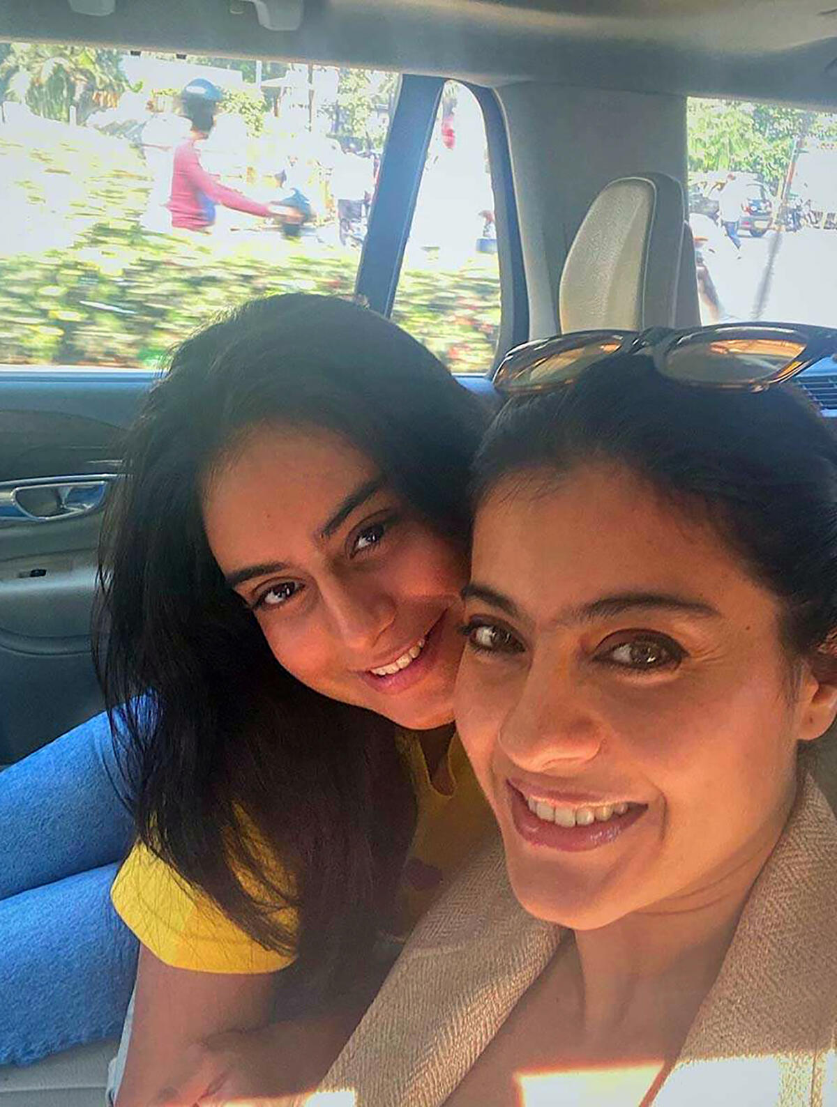 Dotting parents of Nysa Devgan wish her on 18th birthday