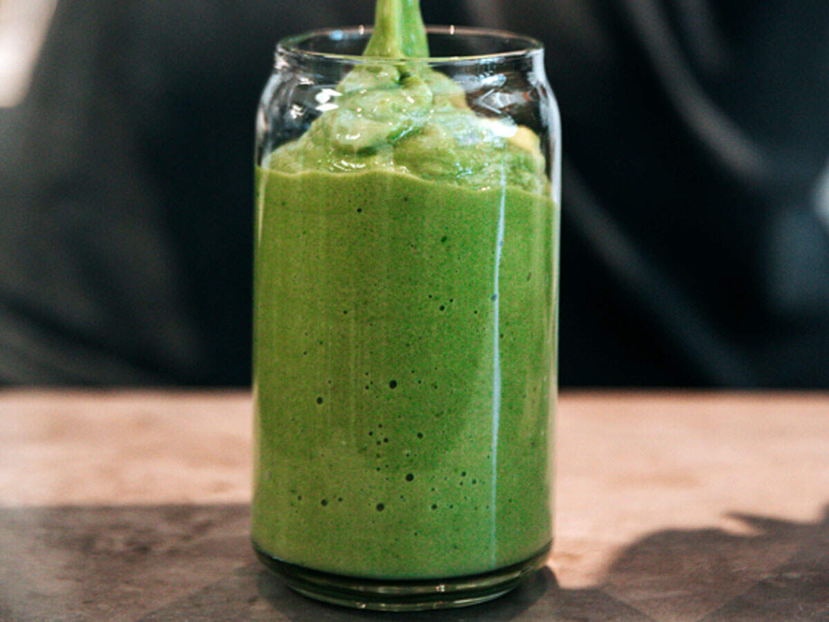 Juicers Drink vitaminC rich juices at home with cold press juicers