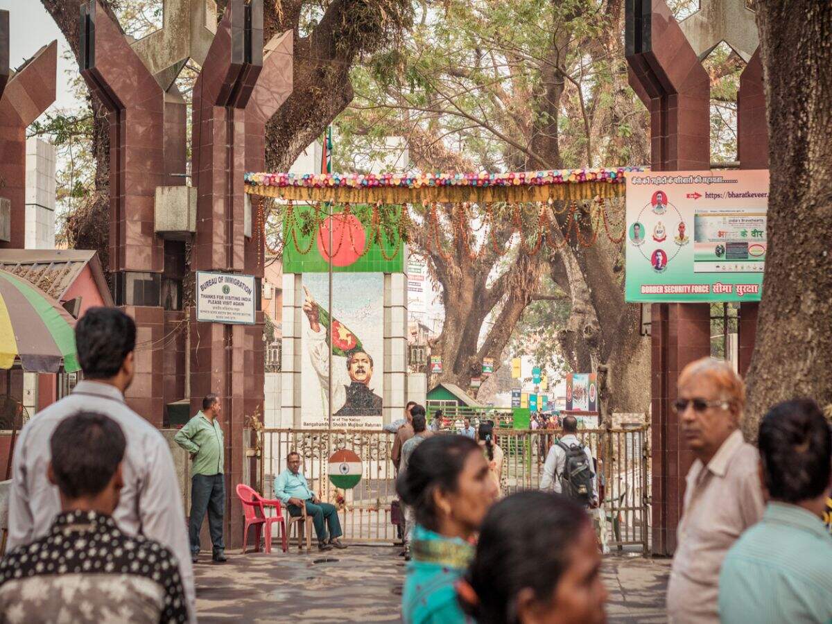 Bangladesh temporarily closes land borders with India due to rise in COVID cases Bangladesh temporarily closes land borders with India due to rise in COVID cases