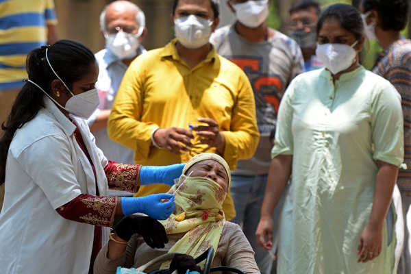 These images show how India is grappling with devastating coronavirus outbreak