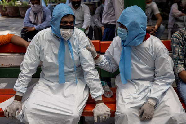 These images show how India is grappling with devastating coronavirus outbreak