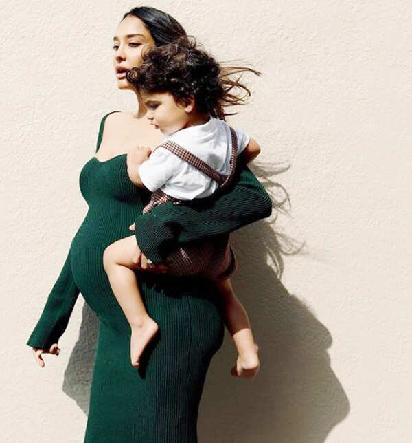 Lisa Haydon's baby bump pictures take the internet by storm