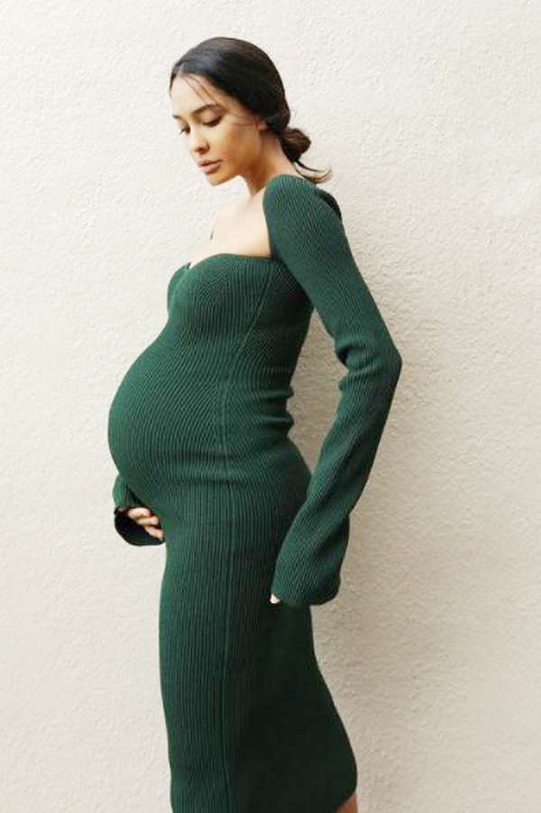 Lisa Haydon's baby bump pictures take the internet by storm