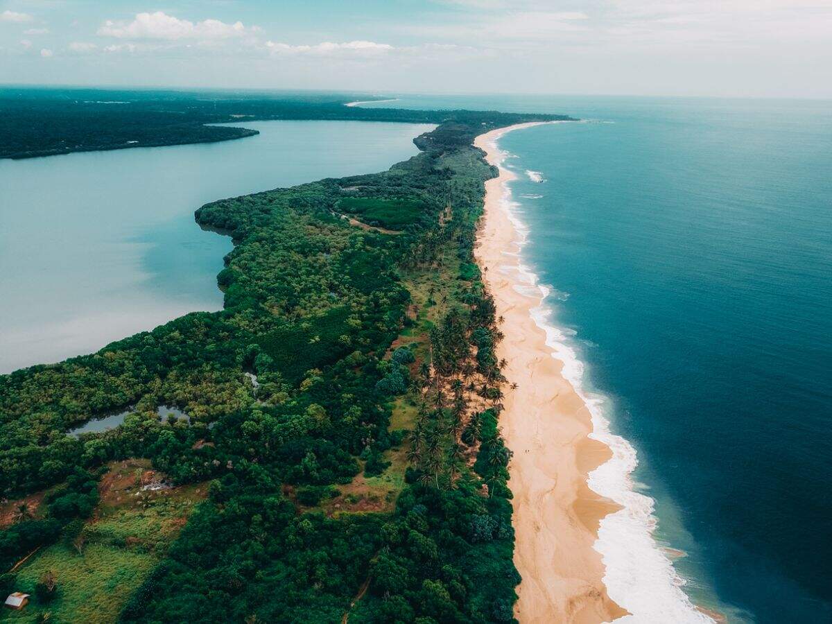 Sri Lanka imposes new restrictions on flights amidst rising COVID-19 cases Sri Lanka imposes new restrictions on flights amidst rising COVID-19 cases
