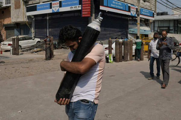 These images show how India is grappling with devastating coronavirus outbreak