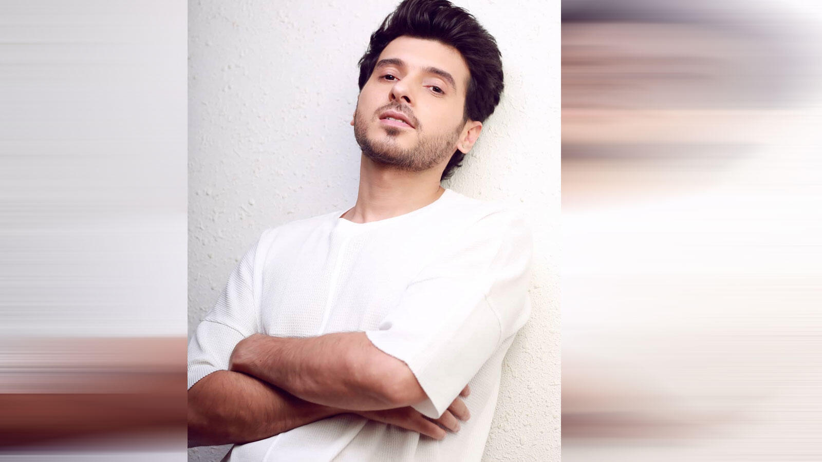 Divyenndu opens up about his experience on working with the seniors ...