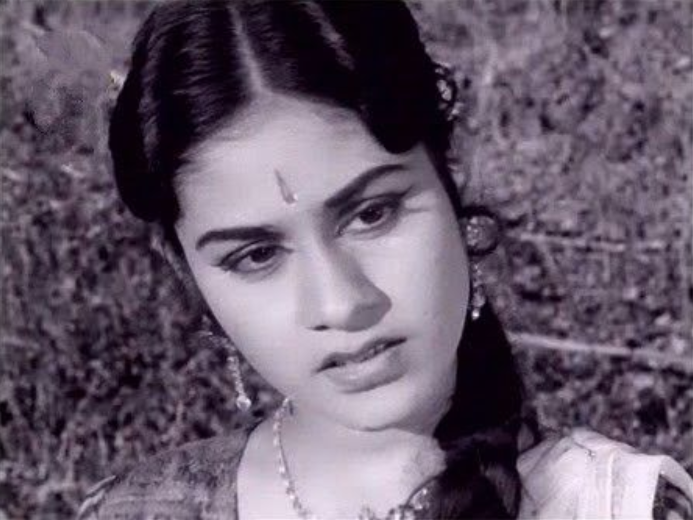 #GoldenFrames: Pictorial biography of Aruna Irani