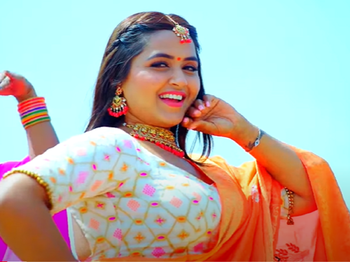 Kajal Raghwani starrer song 'Sarkela Chunari' is out! | Bhojpuri Movie News  - Times of India