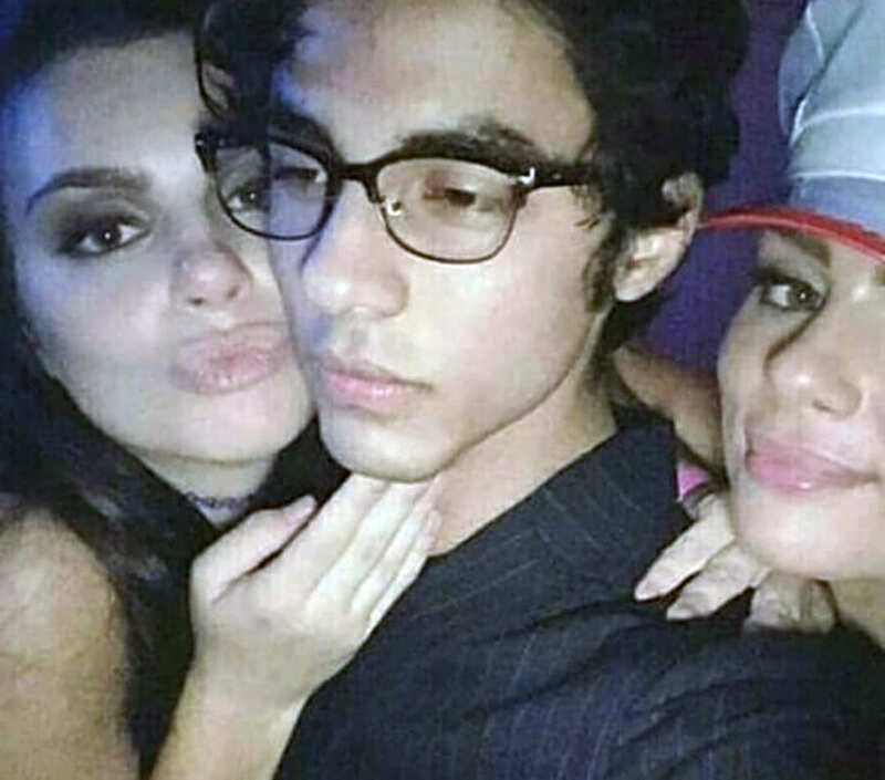 These unseen party pictures of Shah Rukh Khan&rsquo;s son Aryan Khan go viral