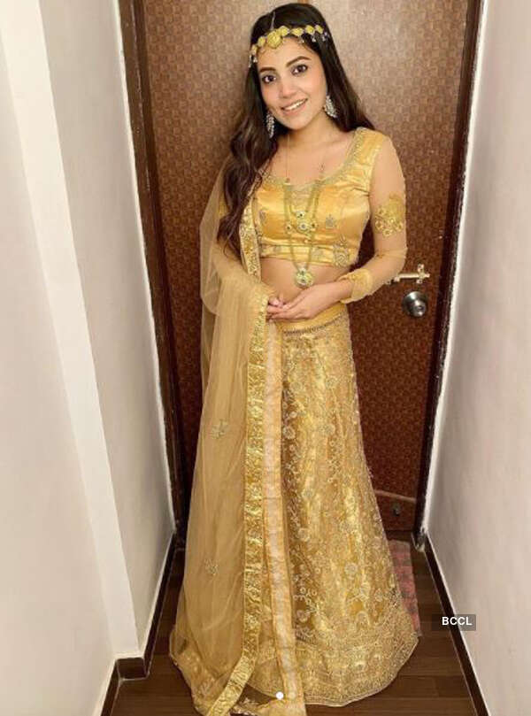 Actress Afreen Rahat's bewitching pictures take internet by storm