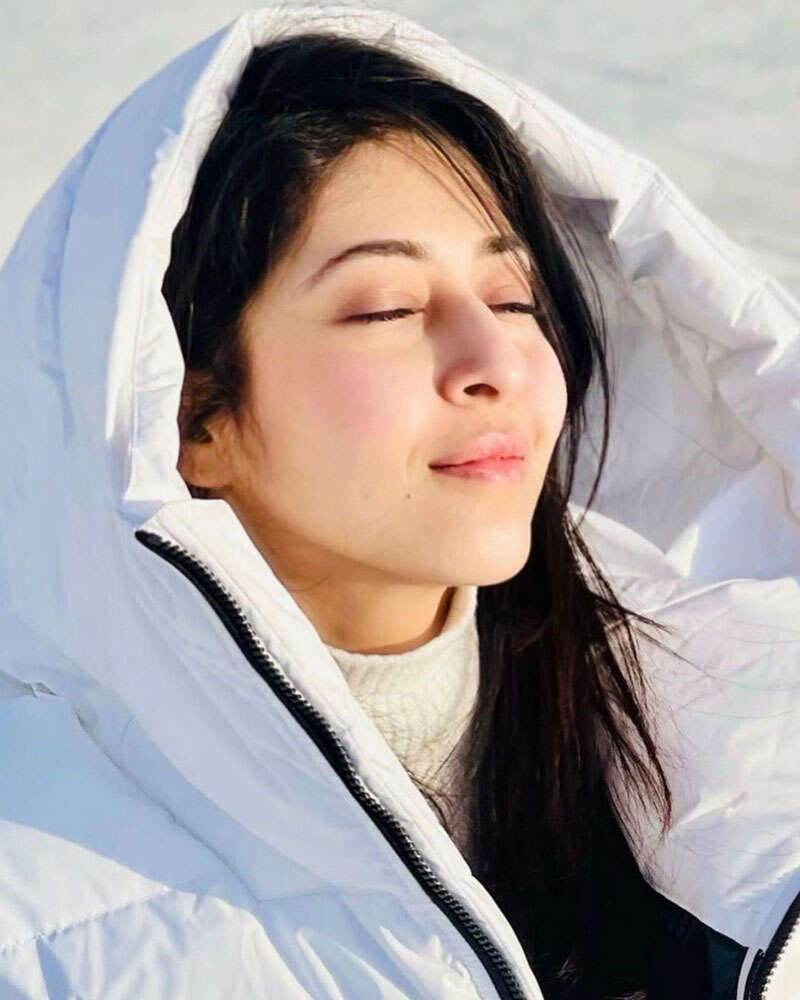 <BR> is turning heads with her bewitching pictures <BR> is turning heads with her bewitching pictures