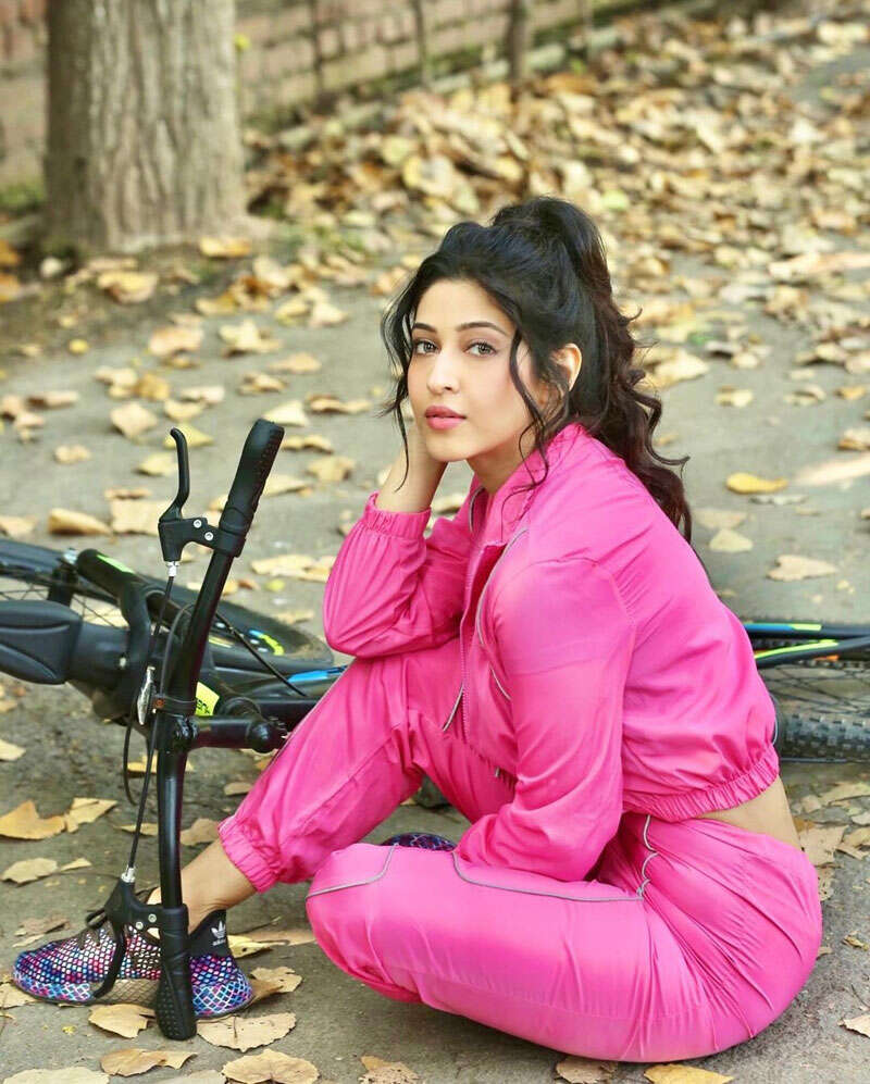 <BR> is turning heads with her bewitching pictures <BR> is turning heads with her bewitching pictures