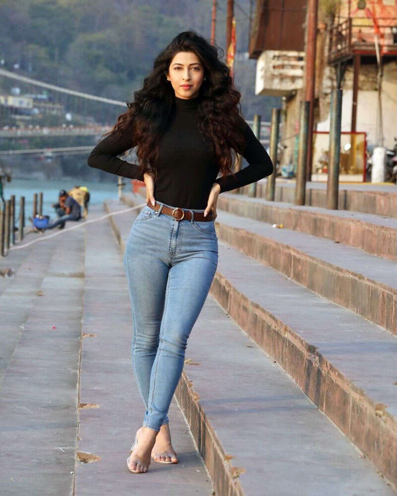 <BR> is turning heads with her bewitching pictures <BR> is turning heads with her bewitching pictures