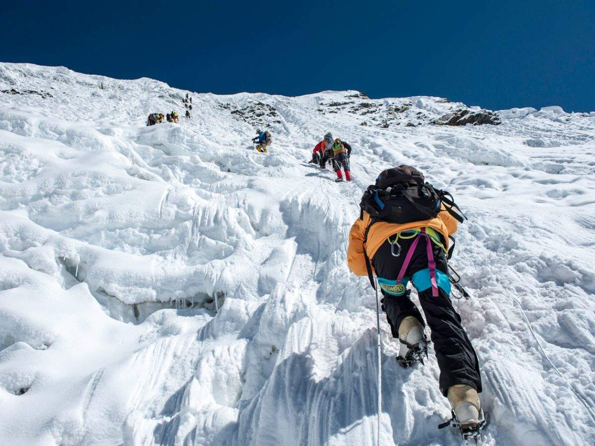 China to draw line of separation at the summit of Everest due to COVID-19 China to draw line of separation at the summit of Everest due to COVID-19
