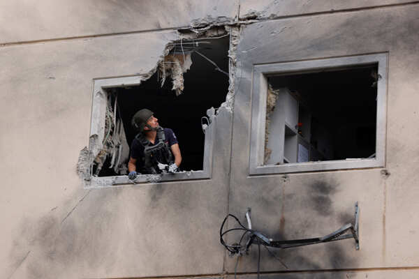 Israeli airstrikes leave 20 Palestinians dead